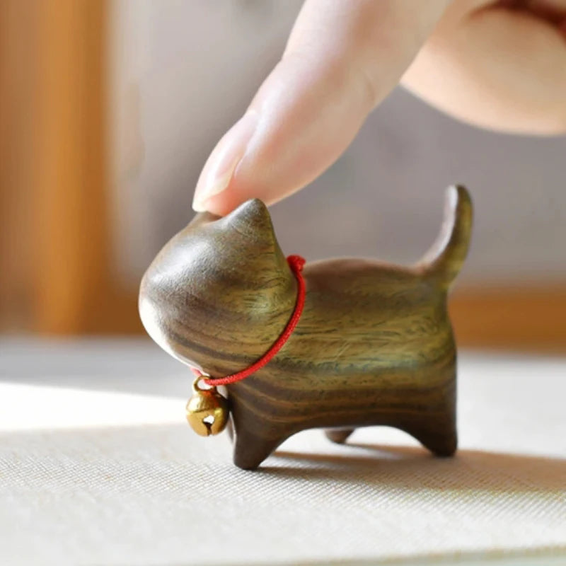 Wooden Cat Figurine [HEART MELTING]