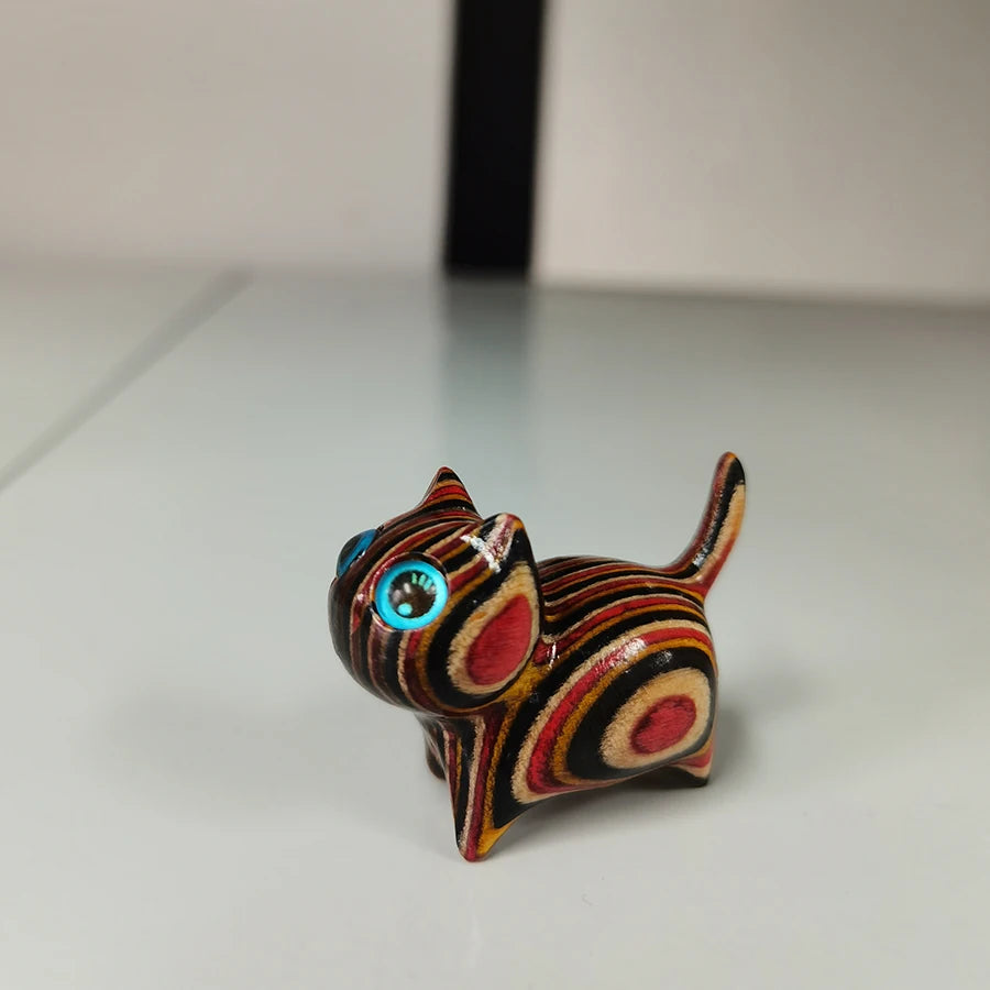 Wooden Cat Figurine [HEART MELTING]