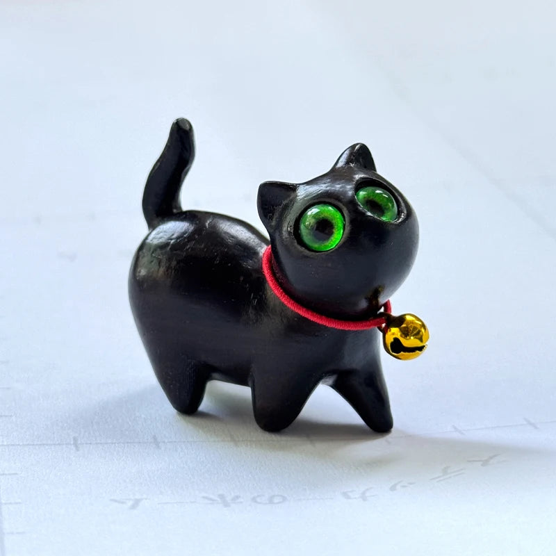 Wooden Cat Figurine [HEART MELTING]