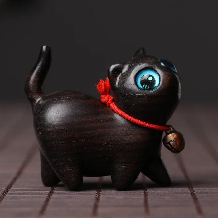 Wooden Cat Figurine [HEART MELTING]