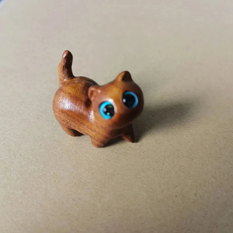 Wooden Cat Figurine [HEART MELTING]