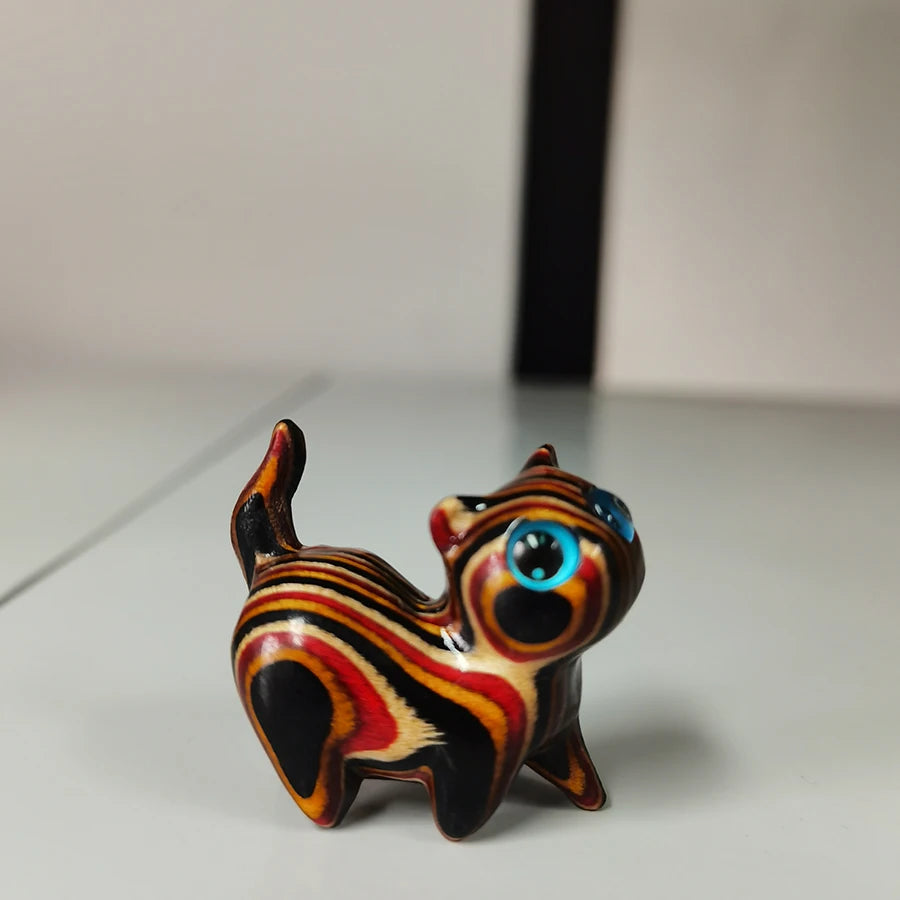 Wooden Cat Figurine [HEART MELTING]