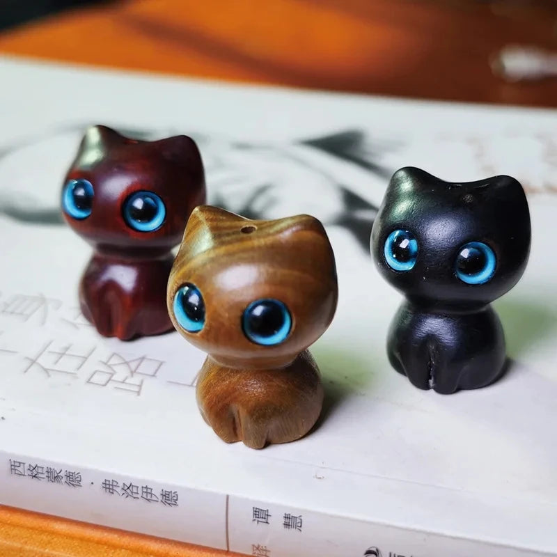 Wooden Cat Figurine [HEART MELTING]