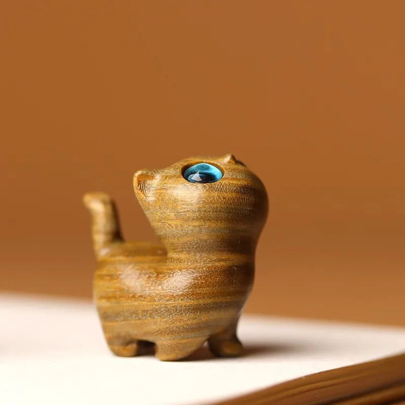 Wooden Cat Figurine [HEART MELTING]