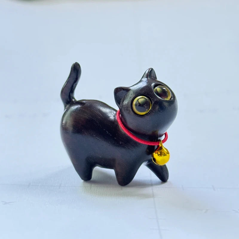 Wooden Cat Figurine [HEART MELTING]