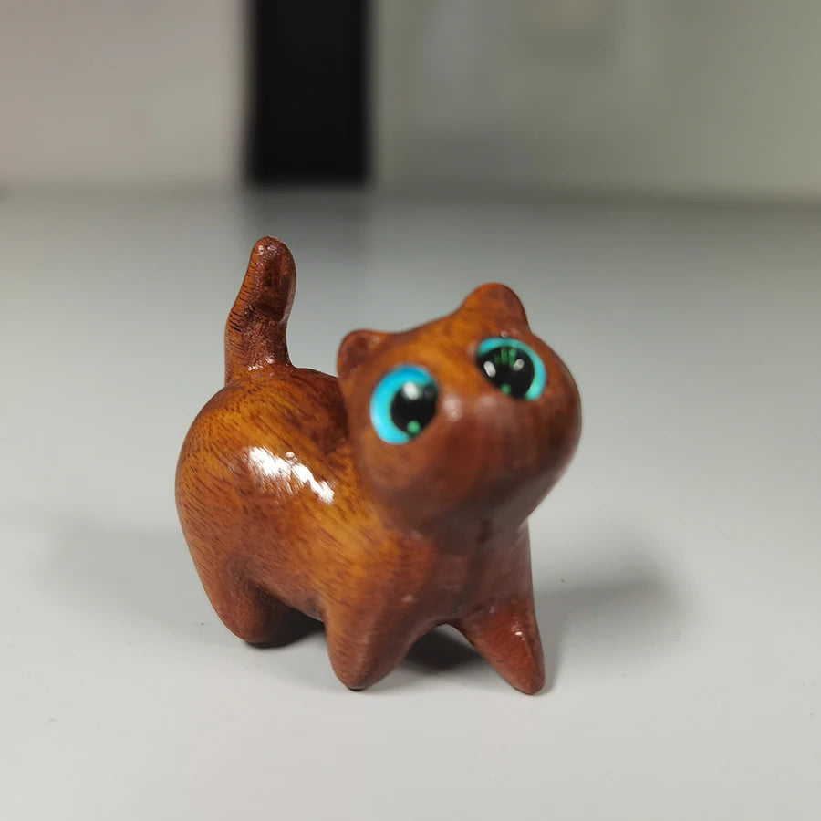 Wooden Cat Figurine [HEART MELTING]