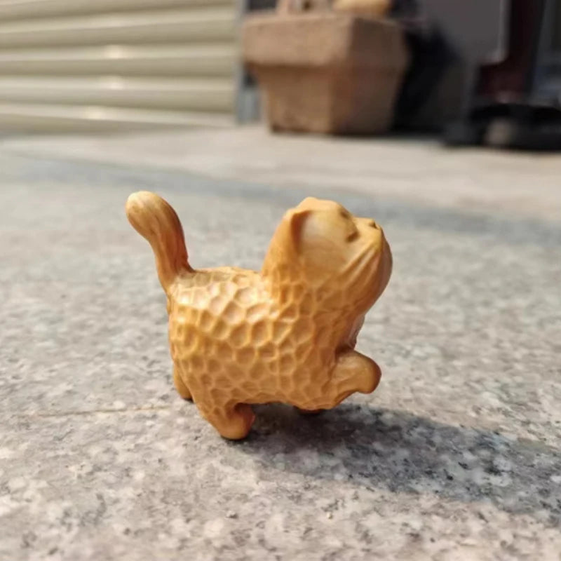 Wooden Cat Figurine [HEART MELTING]